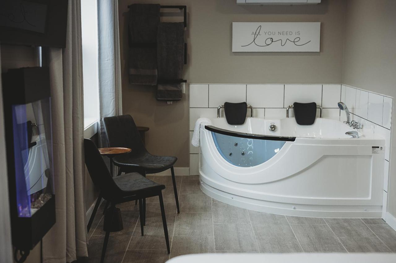 Riverside Suites Grand Falls Windsor Habitación foto